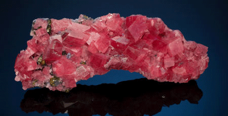 darker crystals of Rhodochrosite 