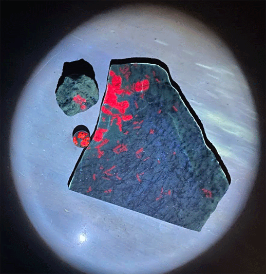 anyolite under UV light